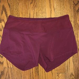 Oiselle maroon Roga shorts